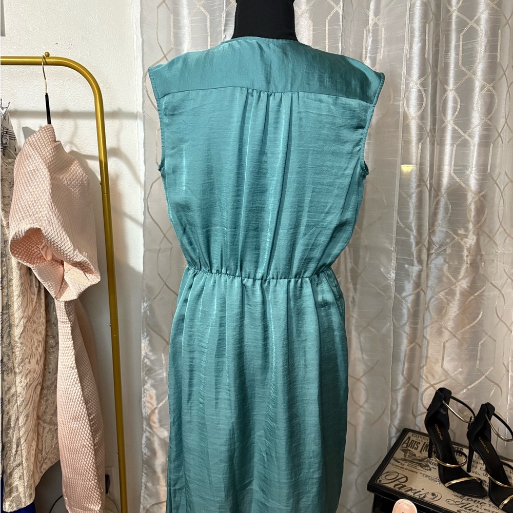 Beautiful Dress - Picture 2 of 2